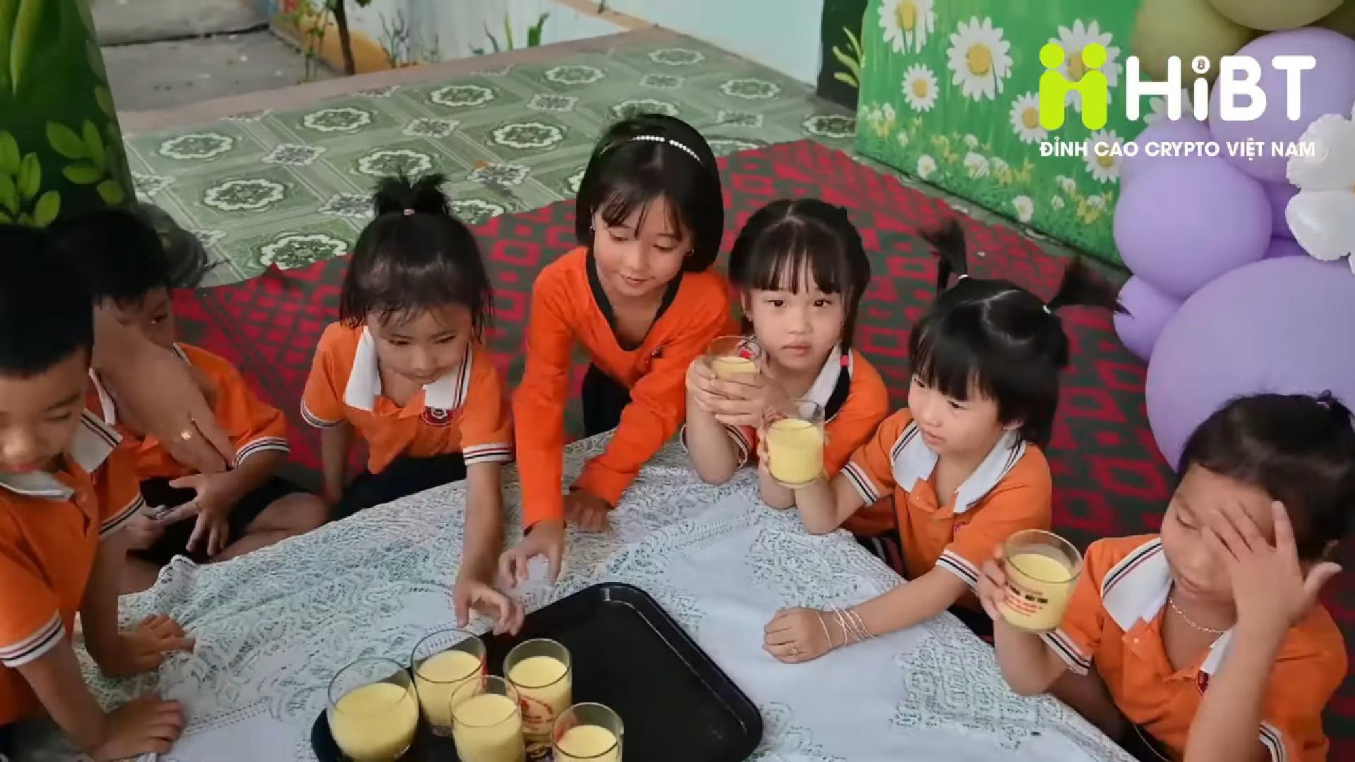 HiBT – Từ Ly Sữa Nhỏ Đến Mùa Khai Giảng Yêu Thương-Hibt